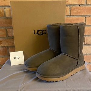 UGG | Shoes | Ugg Classic Short Ii 